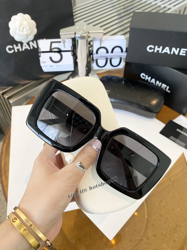 CHANEL專門店新款香奈兒方形黑色五金女士太陽鏡 CH71465 mmyj1184